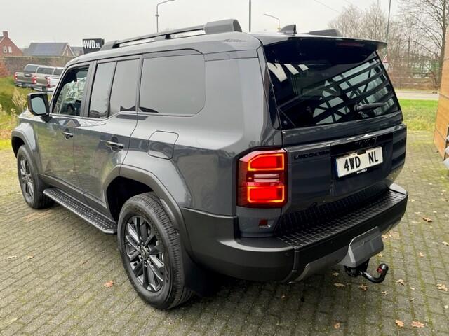 Toyota LAND CRUISER 250 2.8 D-4D AUT 4WD EXEC SWVAN BPM VRIJ 2024 LEDER NAVI FULL OPT ¤ 92450 EXCL NIEUWSTE MODEL FISCAAL VOORDELIG .