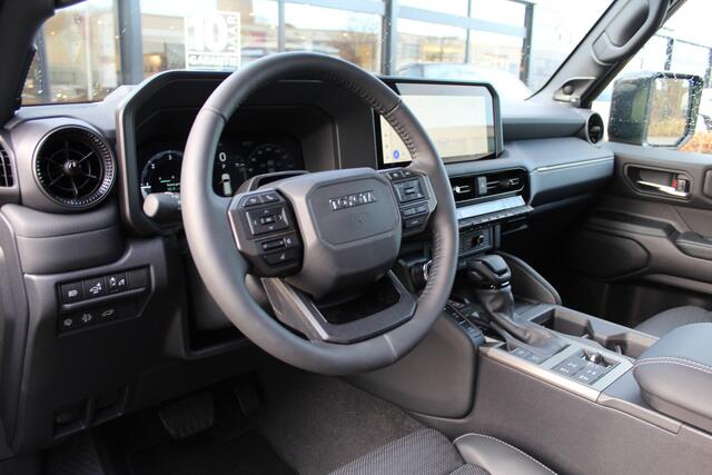 Toyota LAND CRUISER 2.8 D-4D Van First Edition | Nieuw uit voorraad | Leder | Camera's | JBL | HUD | LED | Stoelverwarming/koeling