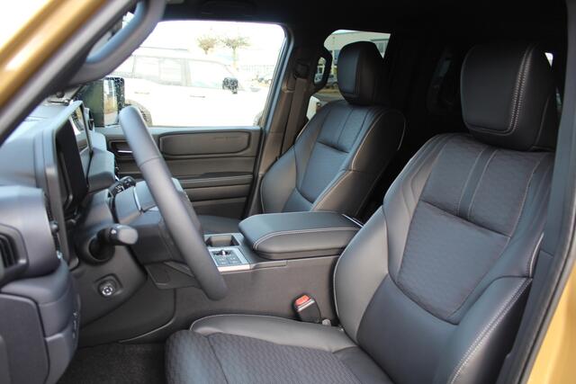 Toyota LAND CRUISER 2.8 D-4D Van First Edition | Nieuw uit voorraad | Leder | Camera's | JBL | HUD | LED | Stoelverwarming/koeling