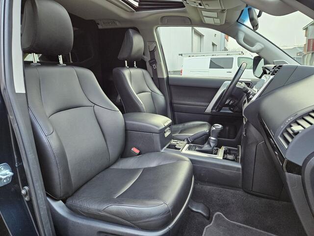 Toyota LAND CRUISER 2.8 D-4D-F Comfort High Roof Window Van , schuifkantel dak, trekhaak, 71.000 km