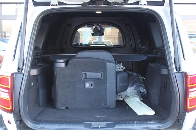 Toyota LAND CRUISER 2.8 D-4D Van Professional | NL-Auto | Leder | Memory | Camera's | JBL | HUD | LED | Stoelverwarming/koeling