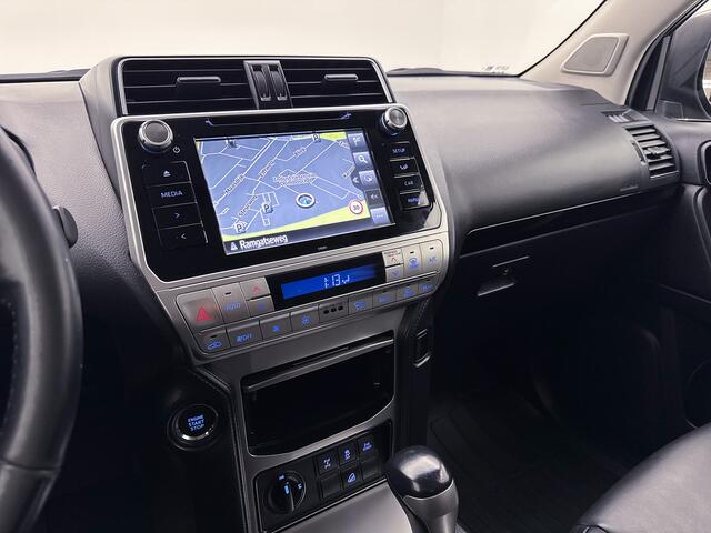 Toyota LAND CRUISER 2.8 D-4D-F Challenger Window Van 3500 kg Trekhaak Navigatie Achteruitrijcamera