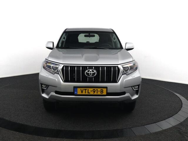 Toyota LAND CRUISER 2.8 D-4D-F Challenger High Roof Blind Van Trekhaak