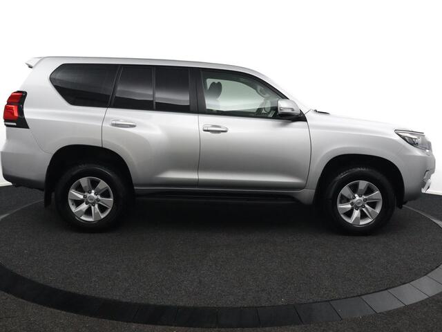 Toyota LAND CRUISER 2.8 D-4D-F Challenger High Roof Blind Van Trekhaak