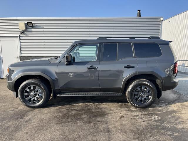 Toyota LAND CRUISER 2.8 D-4D Blind Van Navigator Grijs kenteken Nieuw Model, Geen BPM, Navigatie, 360" Camera, Lederen bekleding, Dodehoekdetectie,