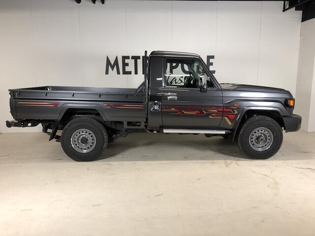 Toyota LAND CRUISER LandCruiser GRJ79 Single Cabine Model 2024 Automatic