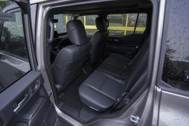 Toyota LAND CRUISER 250 2.8 D-4D Premium Panoramadak BPM VRIJ! Toyota Land Cruiser 250 2.8 D-4D Professional Plus Panoramadak