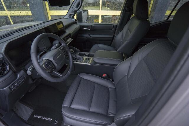 Toyota LAND CRUISER 250 2.8 D-4D Premium Panoramadak BPM VRIJ! Toyota Land Cruiser 250 2.8 D-4D Professional Plus Panoramadak
