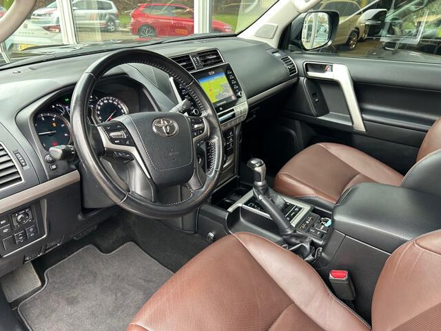 Toyota LAND CRUISER 2.8 D-4D-F Executive Window Van (EXCL. BTW!)