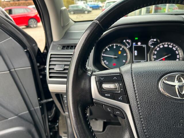 Toyota LAND CRUISER 2.8 D-4D-F Executive Window Van (EXCL. BTW!)