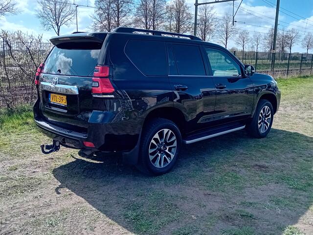Toyota LAND CRUISER 2.8 D-4D-F Professional Blind Van
