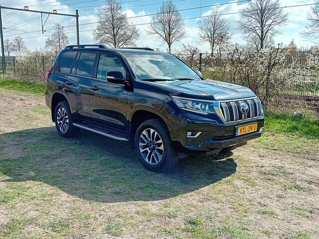 Toyota LAND CRUISER 2.8 D-4D-F Professional Blind Van