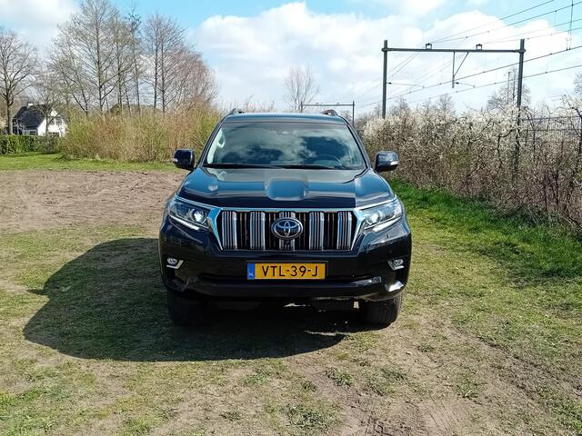 Toyota LAND CRUISER 2.8 D-4D-F Professional Blind Van