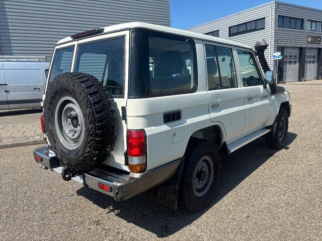 Toyota LAND CRUISER LX LANG 5 PERSOONS 4x4 Airco 6 Cilinder Diesel