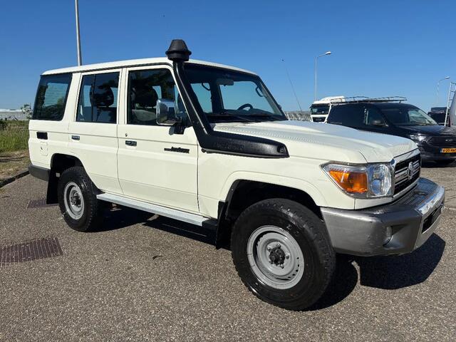 Toyota LAND CRUISER LX LANG 5 PERSOONS 4x4 Airco 4.2 6 Cilinder Diesel