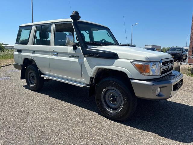 Toyota LAND CRUISER LX LANG 5 PERSOONS 4x4 Airco 4.2 6 Cilinder Diesel