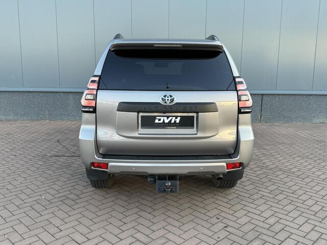 Toyota LAND CRUISER 2.8 D-4D-F Black Edition Blind Van