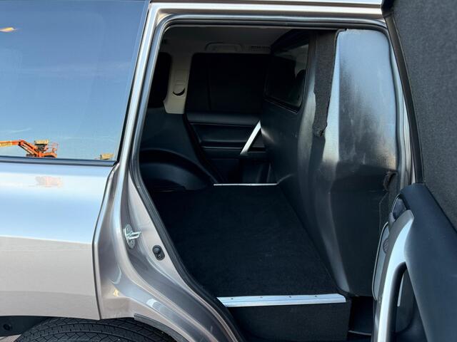 Toyota LAND CRUISER 2.8 D-4D-F Black Edition Blind Van