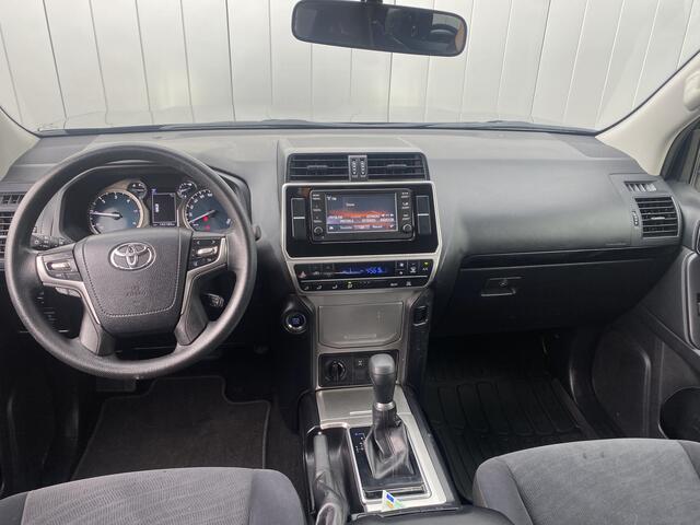 Toyota LAND CRUISER 2.8 D-4D-F Comfort Window Van NL Auto 1e Eigenaar Dealer Onderhouden Cruise Keyless