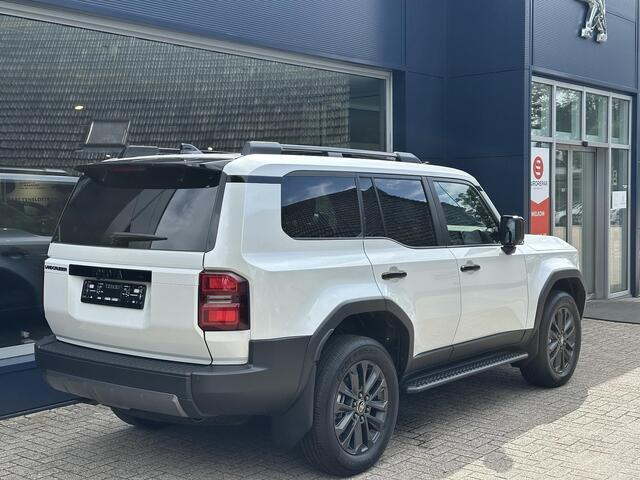 Toyota LAND CRUISER 2.8 D-4D President | Full Options! | Geel Kenteken Prijs incl. BTW / BPM | * Export Price EX VAT ¤75.000* | Navigatie | Panorama Schuif-Kanteldak | Volledig Lederen Bekleding | Off Road Pakket | LED Verlichting | JBL Audio | Elektrische Achterklep | Stoel