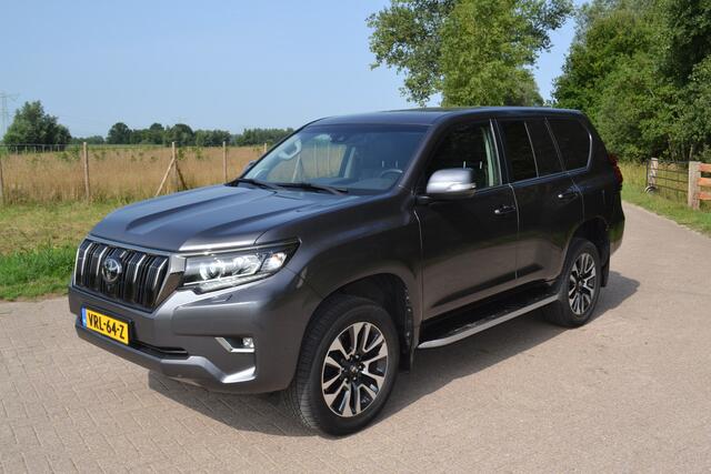 Toyota LAND CRUISER 2.8 D-4D-F Professional Window Van