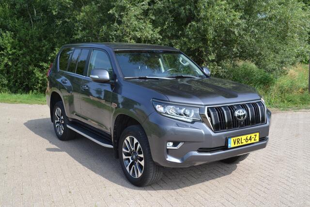 Toyota LAND CRUISER 2.8 D-4D-F Professional Window Van