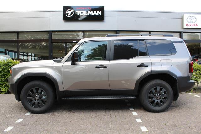 Toyota LAND CRUISER 250 2.8 D-4D 4x4 Executive Window Van | Nieuw uit voorraad | Geen BPM | Leder | 360 Camera | LED | Stoelverwarm./-koeling | Blind Spot