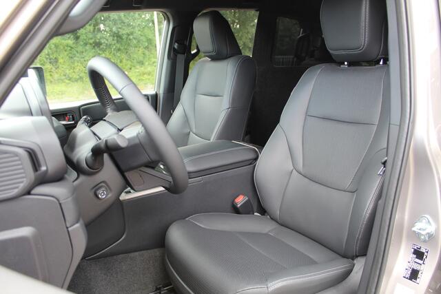 Toyota LAND CRUISER 250 2.8 D-4D 4x4 Executive Window Van | Nieuw uit voorraad | Geen BPM | Leder | 360 Camera | LED | Stoelverwarm./-koeling | Blind Spot