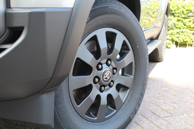 Toyota LAND CRUISER 250 2.8 D-4D 4x4 Executive Window Van | Nieuw uit voorraad | Geen BPM | Leder | 360 Camera | LED | Stoelverwarm./-koeling | Blind Spot
