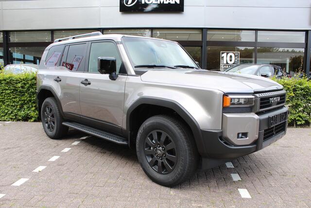 Toyota LAND CRUISER 250 2.8 D-4D 4x4 Executive Window Van | Nieuw uit voorraad | Geen BPM | Leder | 360 Camera | LED | Stoelverwarm./-koeling | Blind Spot