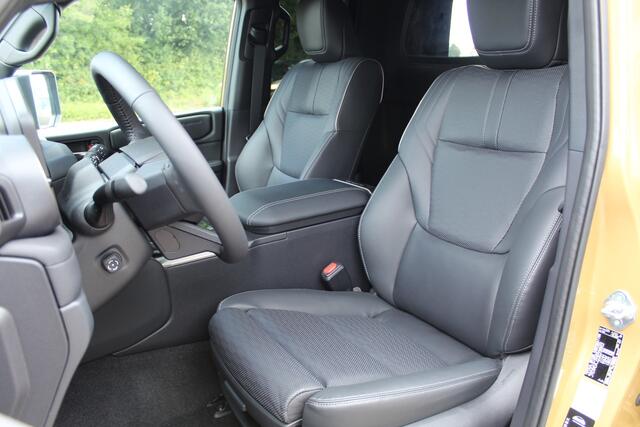 Toyota LAND CRUISER 2.8 D-4D 4x4 Window Van First Edition | Nieuw uit voorraad | Geen BPM | Leder | Memory | 360 Camera | JBL | HUD | LED | Stoelverwarming/koeling