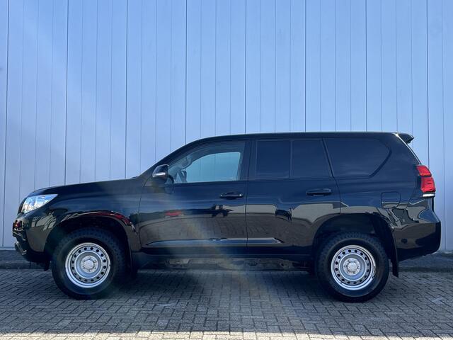 Toyota LAND CRUISER 2.8 D-4D-F Comfort Window Van NL Auto 1e Eigenaar Dealer Onderhouden Cruise Keyless