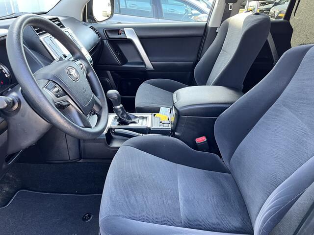 Toyota LAND CRUISER 2.8 D-4D-F Comfort Window Van NL Auto 1e Eigenaar Dealer Onderhouden Cruise Keyless