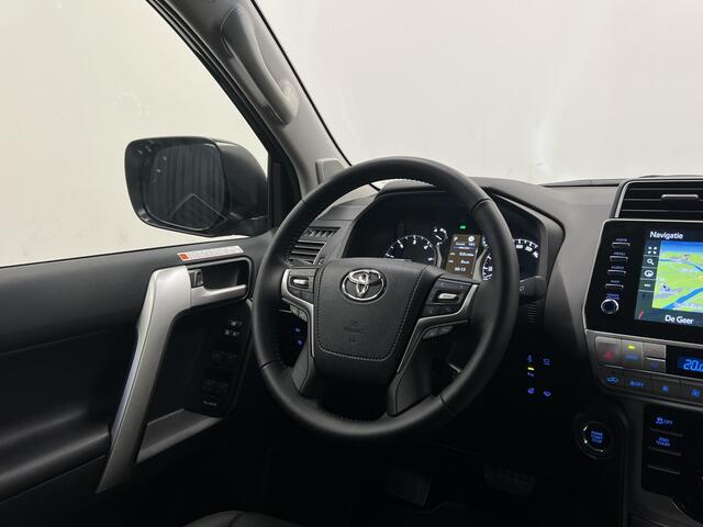 Toyota LAND CRUISER 2.8 D-4D-F Professional High Roof Window Van | TREKHAAK | NAVIGATIE | STOELVERWAMING/ VERKOELING | CAMERA |