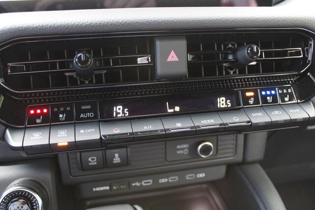 Toyota LAND CRUISER 250 2.8 D-4D 4x4 Executive Window Van | Rijklaar | Trekhaak | Leder | 360 Camera | LED | Stoelverwarm./-koeling | Blind Spot