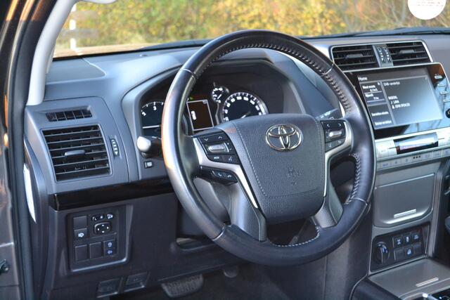 Toyota LAND CRUISER 2.8 D-4D-F Comfort Window Van