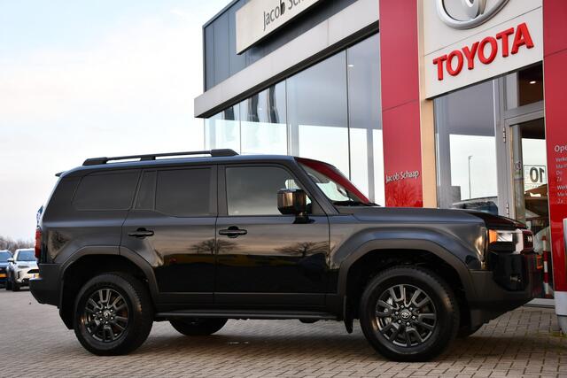 Toyota LAND CRUISER 2.8 D-4D Standard Roof Window Van First Edition Limited Automaat 206pk | Grijs Kenteken | Dodehoekdetectie | Stoelventilatie | Leder | Apple Carplay/Android Auto |