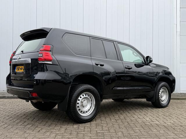 Toyota LAND CRUISER 2.8 D-4D-F Comfort Window Van 1e Eigenaar Dealer Onderhouden Keyless NL Auto