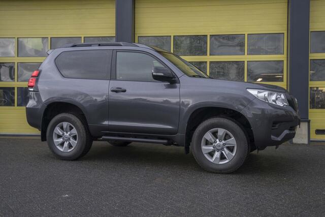 Toyota LAND CRUISER 2.8 D-4D-F Comfort High Roof Blind Van