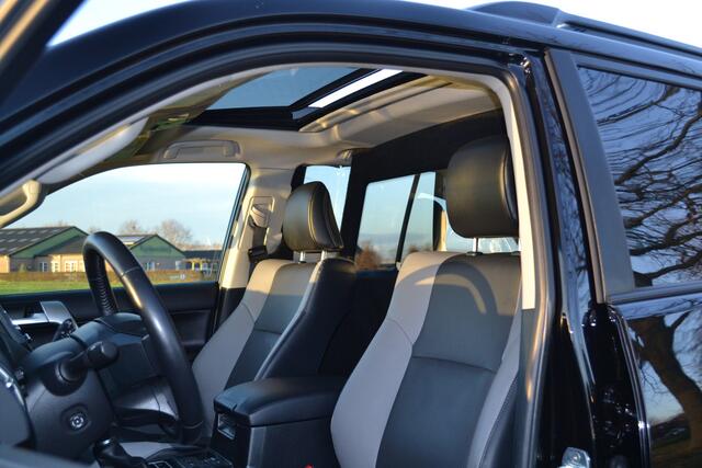Toyota LAND CRUISER 2.8 D-4D-F Executive Window Van Black-Line