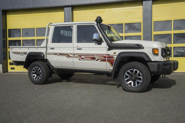 Toyota LAND CRUISER Landcruiser GDJ 79 DC 2.8 D-4D 6 A/T LXZ