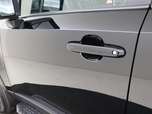 Toyota LAND CRUISER 2.8 D-4D Professional 5p. | Navigatie | 360 Camera | Stoel en stuurwiel verwarmd | Dodehoek Ass. | LM velgen | Draadloze telefoonlader | Leder | Toyota-paasweekend