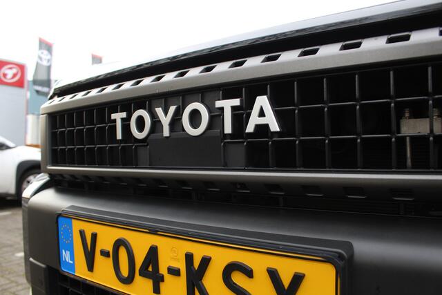 Toyota LAND CRUISER 2.8 D-4D Standard Roof Window Van Professional | NL-Auto | Trekhaak | Leder | Memory | Camera's | JBL | HUD | LED | Stoelverwarming/koeling