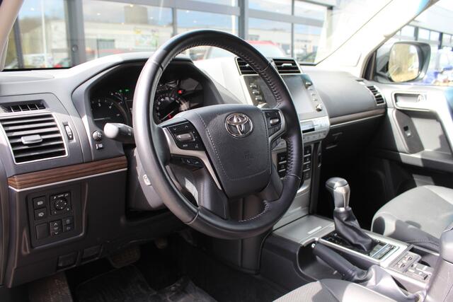 Toyota LAND CRUISER 2.8 D-4D-F Professional Window Van 2e Paasdag open van 10:00 - 15:00 | Rijklaar | Trekhaak | Off-road pack | NL-auto | Leder | JBL | Keyless | Blind Spot | Camera's | Stoelkoeling-/verw. | PDC v+a