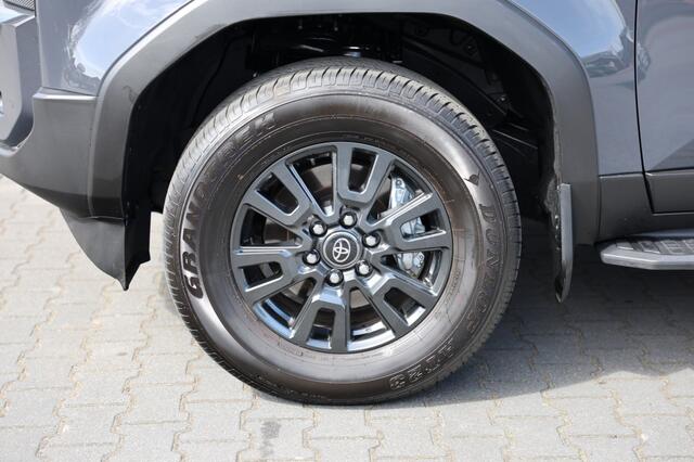 Toyota LAND CRUISER 2.8 D-4D 5DRS TX/L A/T VAN