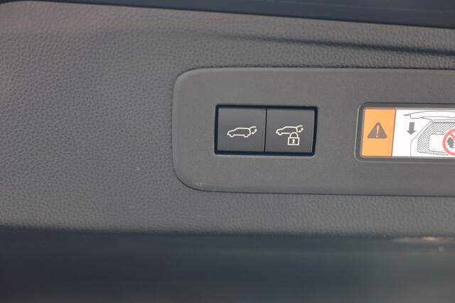 Toyota LAND CRUISER 2.8 D-4D 5DRS TX/L A/T VAN