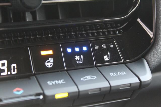 Toyota LAND CRUISER 2.8 D-4D Window Van First Edition | Rijklaar | Trekhaak | Memory | Leder | Stoelkoeling + verw. | Blind Spot | JBL | 360 Camera | HUD