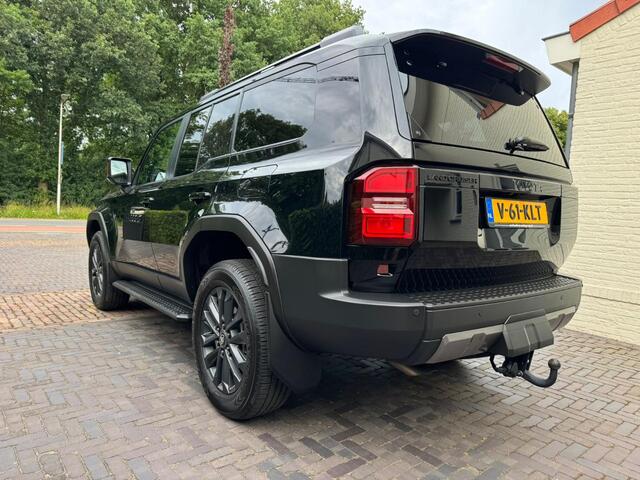 Toyota LAND CRUISER 2.8 D-4D Standard Roof Window Van Professional