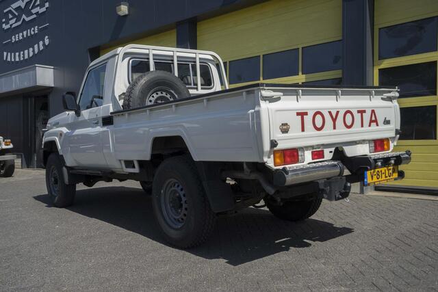 Toyota LAND CRUISER Landcruiser GDJ 79 2.8 D-4D Single Cab 6 A/T