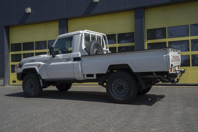 Toyota LAND CRUISER Landcruiser GDJ 79 2.8 D-4D Single Cab 6 A/T